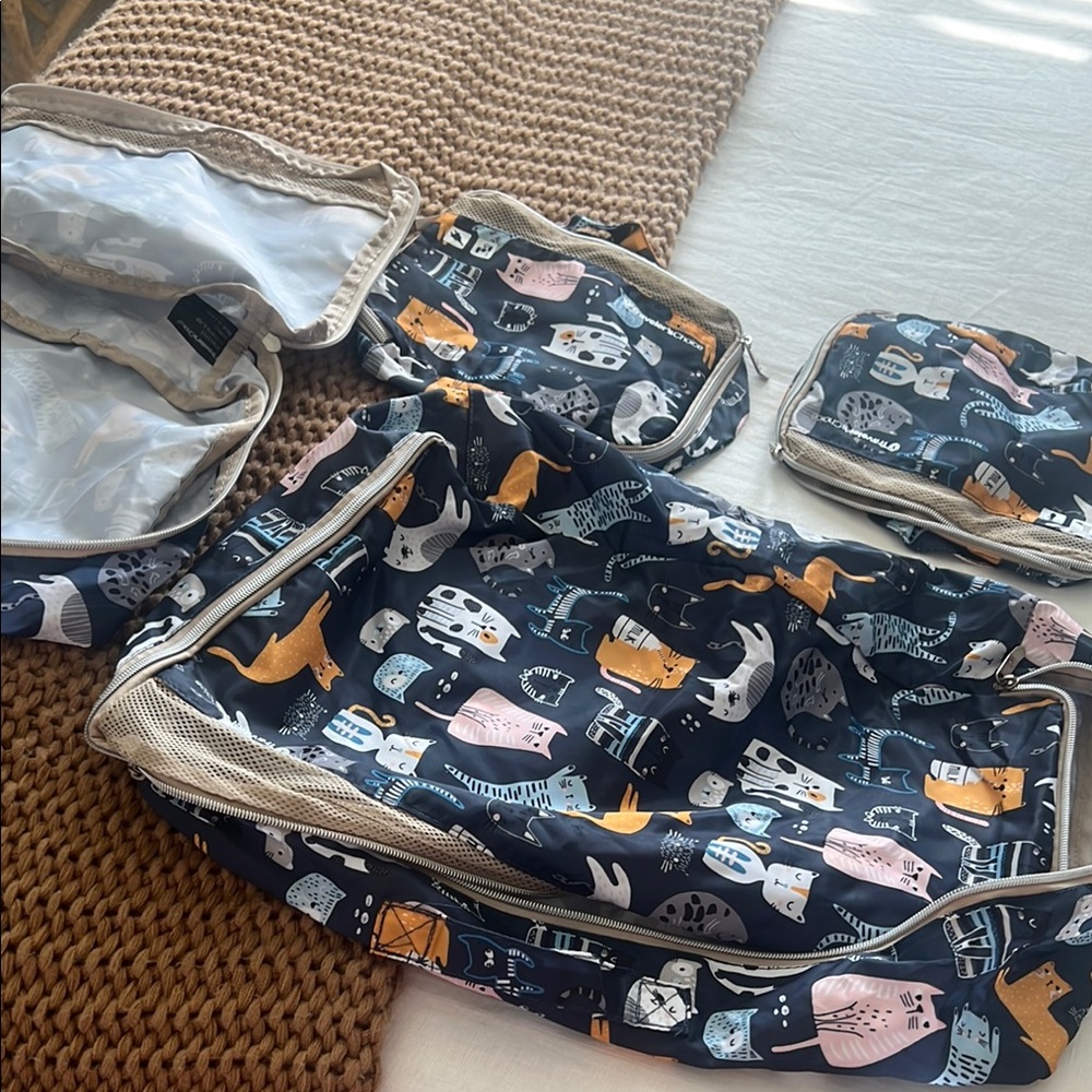 Cat Print Travel Organizer Set